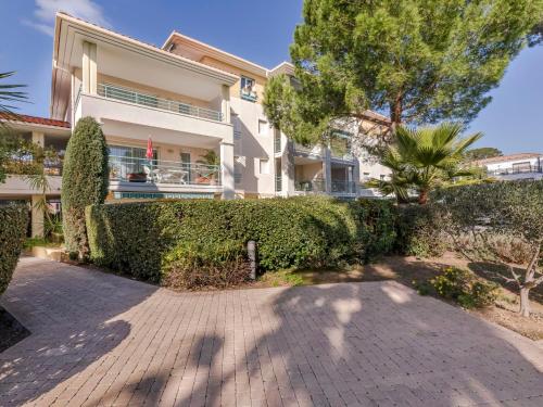 Apartment Le Clos Saint Saens-3 by Interhome near A Pignata