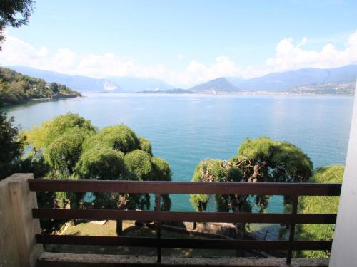  Holiday Home Sul Lago by Interhome in Laveno-Mombello