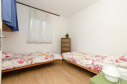 Two-Bedroom Holiday Home image 10