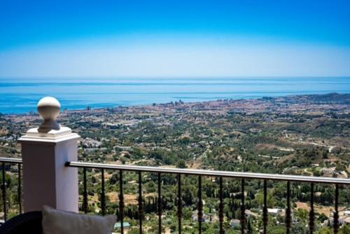 Apartment with Sea View image 10