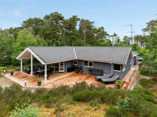  Holiday Home Bergulv - 75m from the sea in Bornholm by Interhome, Pension in Neksø