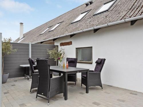 Apartment Teuvo - 1km from the sea in Bornholm by Interhome