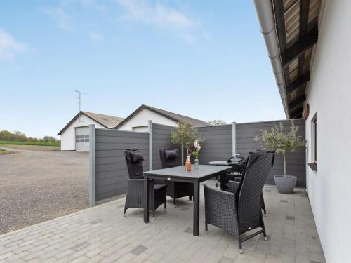 Apartment Teuvo - 1km from the sea in Bornholm by Interhome