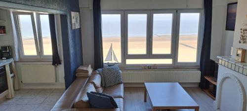  Appartement Zeedijk Blankenberge - near Brugge in Blankenberge