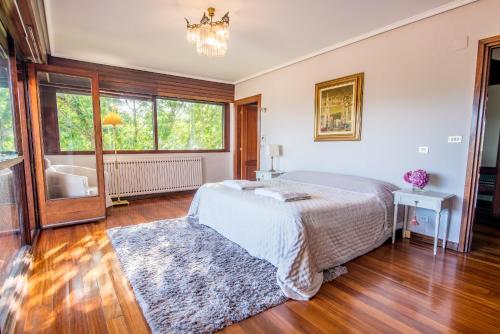 Azkorri Beach House - image 8