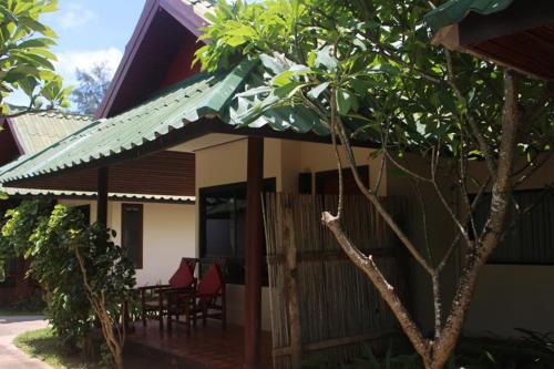 Golden Bay Cottage (SHA Extra Plus) in Koh Lanta
