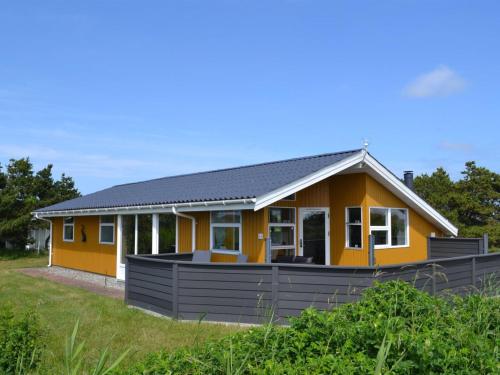 Holiday Home Elsbeth - 500m from the sea in Western Jutland by Interhome