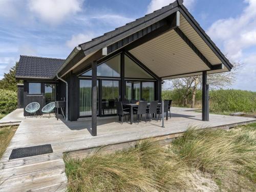 Holiday Home Gubbe - 500m from the sea in Western Jutland by Interhome