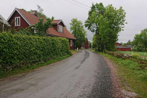 Förtjusande gästsvit med öppen spis