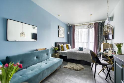 1 queen bed, 1 sofa bed