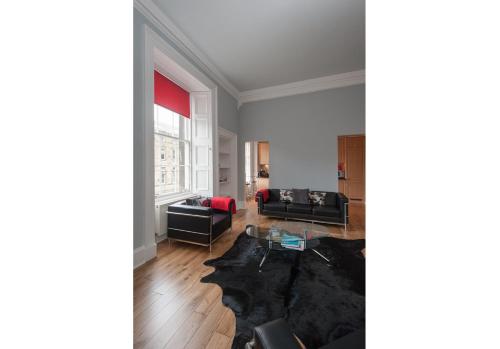 Parliament Apartment - image 7