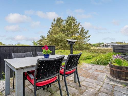 Holiday Home Kathaline - 3-4km from the sea in Western Jutland by Interhome
