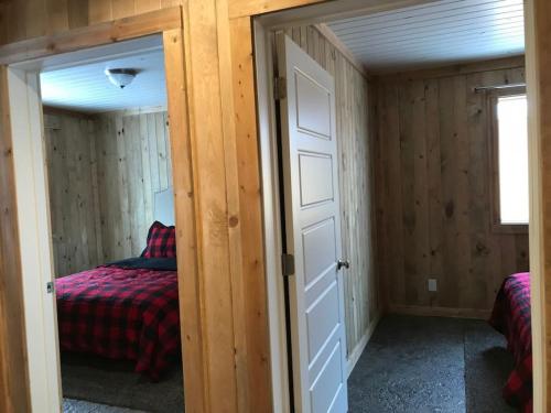 Family Cabin Unit 8 in Rea, USA