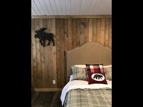 Single Cabin Unit 3 in Rea, USA