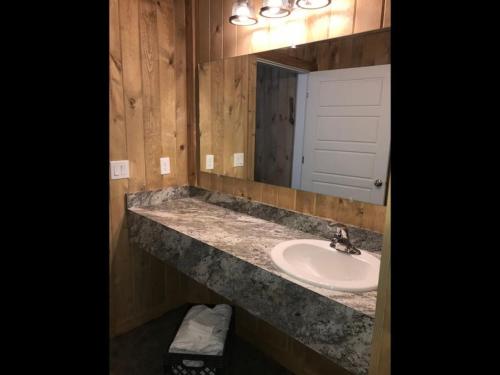 Family Cabin Unit 10 in Rea, USA