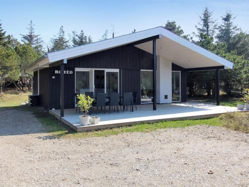 Holiday Home Soffi - 1km from the sea in Western Jutland by Interhome