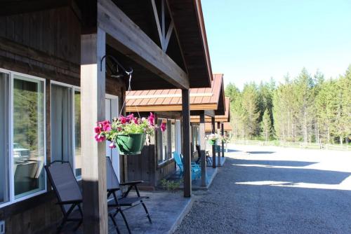 Single Cabin Unit 4 in Rea, USA