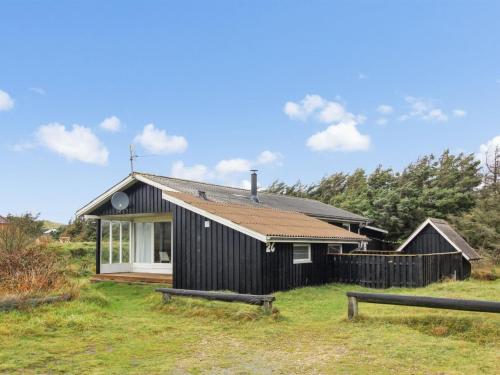 Holiday Home Babo - from the sea in Western Jutland by Interhome