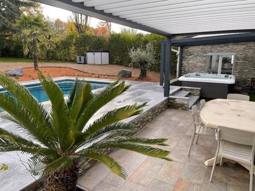 maison haut de gamme avec piscine spa 3 chambres gîte à louer Seichamps