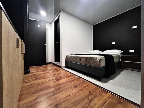 ORANGE CITY HOTEL