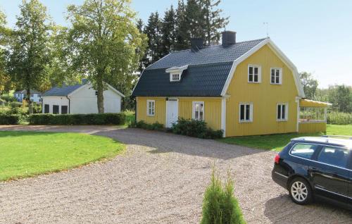 B&B Tidaholm - Stunning Home In Tidaholm With 4 Bedrooms And Wifi - Bed and Breakfast Tidaholm