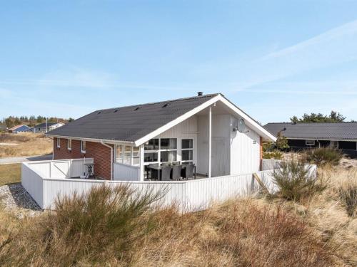 Holiday Home Esir - 800m from the sea in Western Jutland by Interhome