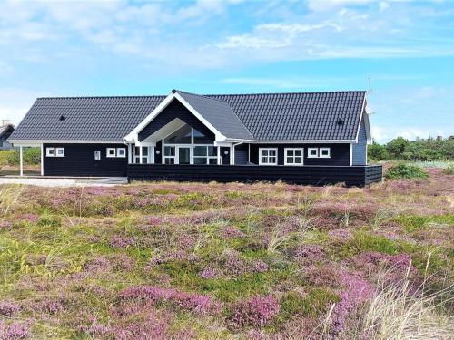 Holiday Home Eliena - 500m from the sea in Western Jutland by Interhome