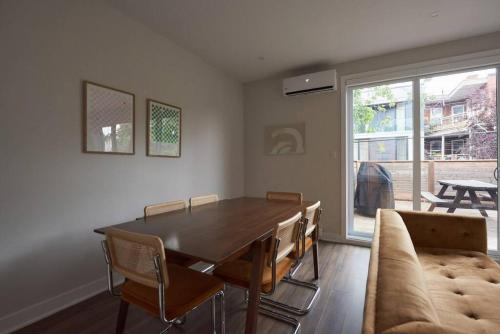 Design 3 bedroom flat with private terrace in Little Italy by Denstays