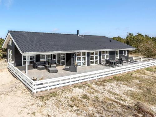  Holiday Home Karen - 900m from the sea in Western Jutland by Interhome, Pension in Bjerregård