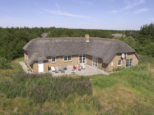 Holiday Home Hedi - 900m from the sea in Western Jutland by Interhome