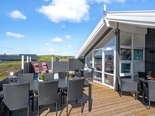 Holiday Home Henning - from the sea in Western Jutland by Interhome