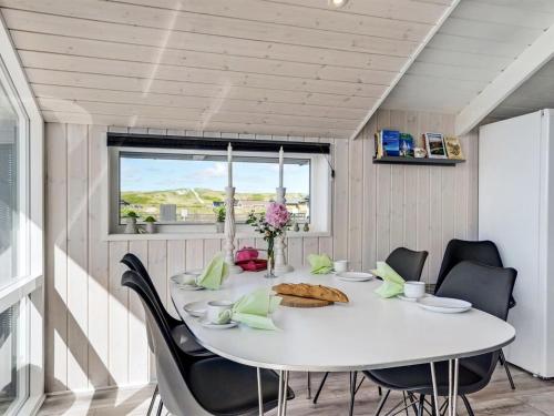 Holiday Home Henning - from the sea in Western Jutland by Interhome