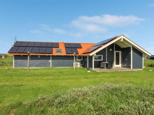 Holiday Home Doris - 150m from the sea in Western Jutland by Interhome