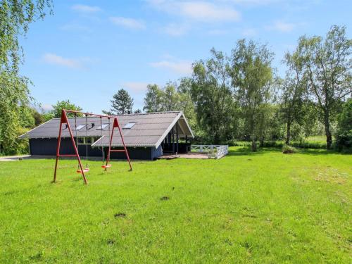 Holiday Home Ejvi - 700m from the sea in Djursland and Mols by Interhome