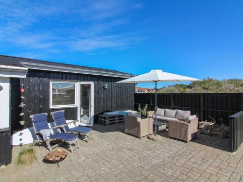 Holiday Home Dodo - 500m from the sea in NW Jutland by Interhome