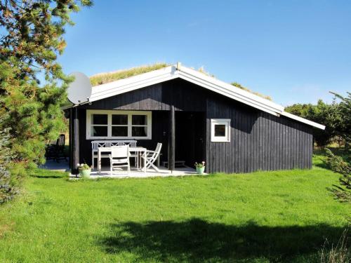 Holiday Home Tera - 600m from the sea in NW Jutland by Interhome
