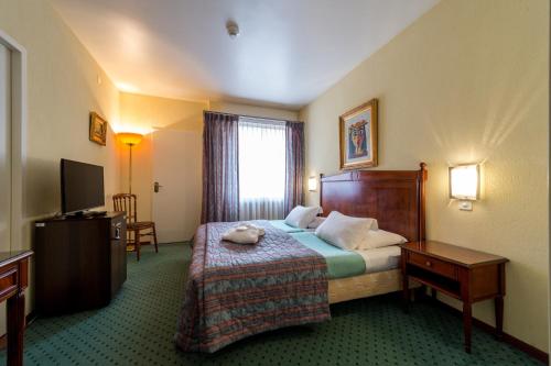Hotel Churchill - main image