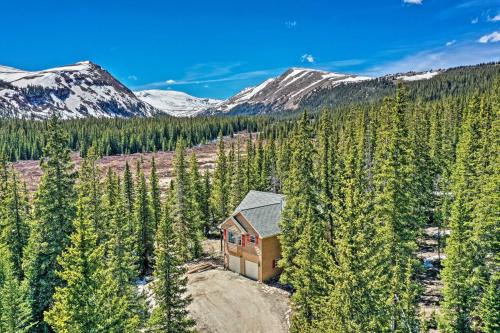 Modern Nomad Haus with Deck and Mountain Views! - image 11