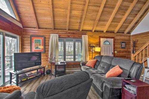 Wintergreen Home with Deck - Near Skiing and Hiking! - image 14