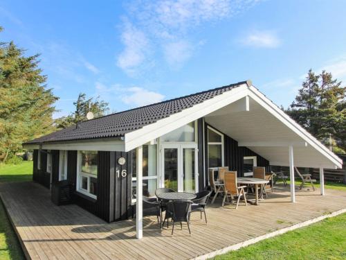 Holiday Home Söhnke - 400m from the sea in NW Jutland by Interhome