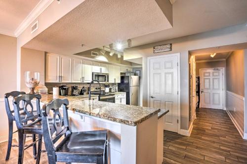 Breezy Oceanfront Panama Beach Condo with Pool Access - image 11