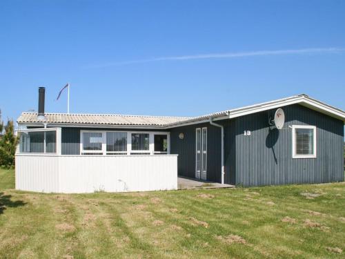 Holiday Home Thurid - 200m from the sea in NW Jutland by Interhome
