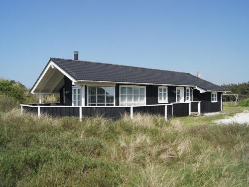 Holiday Home Dorine - 375m from the sea in NW Jutland by Interhome