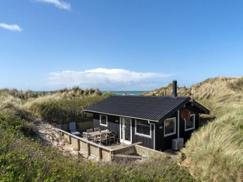  Holiday Home Abbie - 10m from the sea in NW Jutland by Interhome, Pension in Løkken