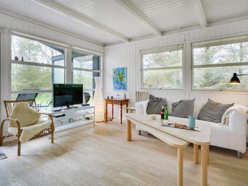 Holiday Home Bernadeta - 1-2km from the sea in NW Jutland by Interhome