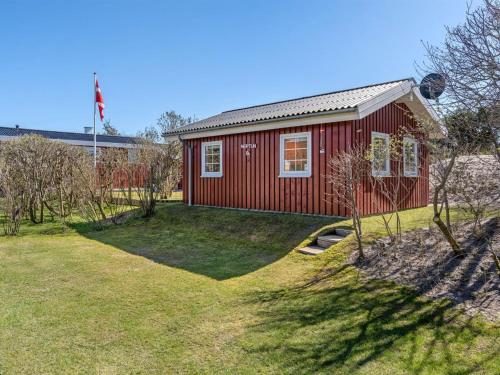 Holiday Home Amie - 800m from the sea in NW Jutland by Interhome