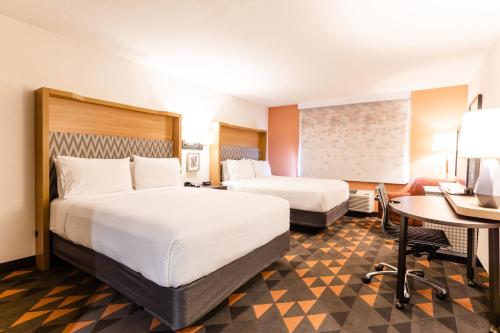 Standard Room with Two Queen Beds