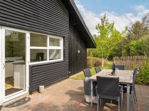 Holiday Home Pelle - 800m from the sea in NW Jutland by Interhome