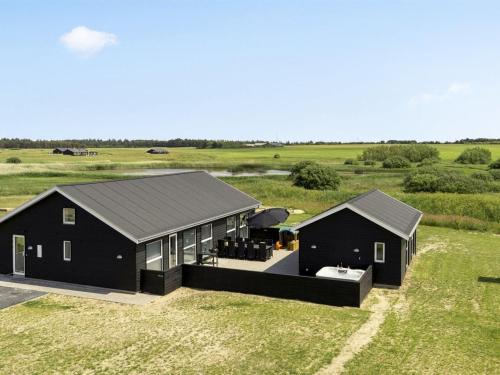  Holiday Home Edgar - 1-5km from the sea in NW Jutland by Interhome, Pension in Løkken