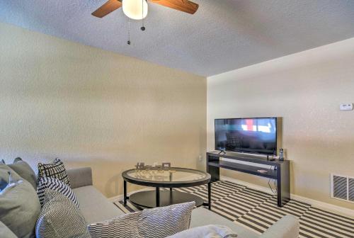 Sunny Indian Rocks Beach Condo Steps to Gulf! in Clearwater Beach, USA
